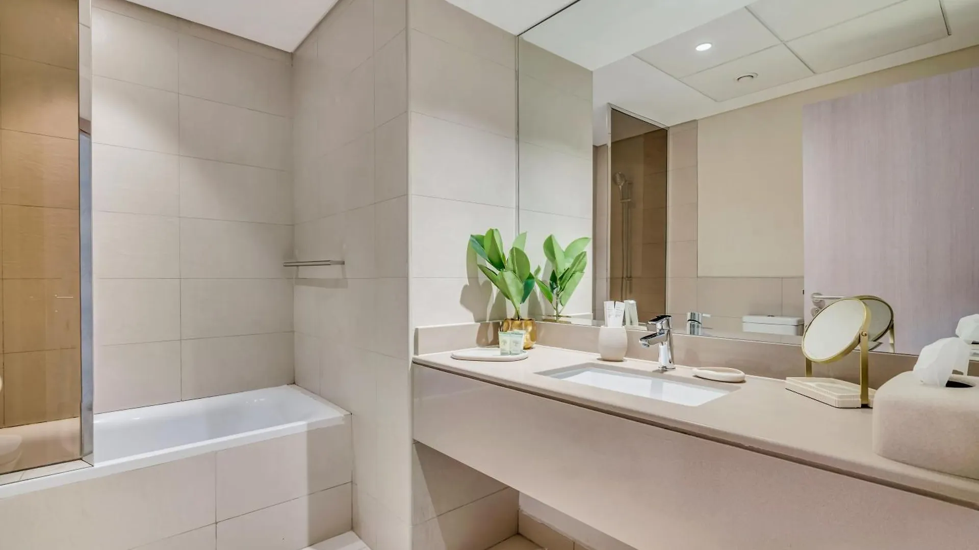 Apartamento Yas Escape -2Br By Slv Abu Dabi